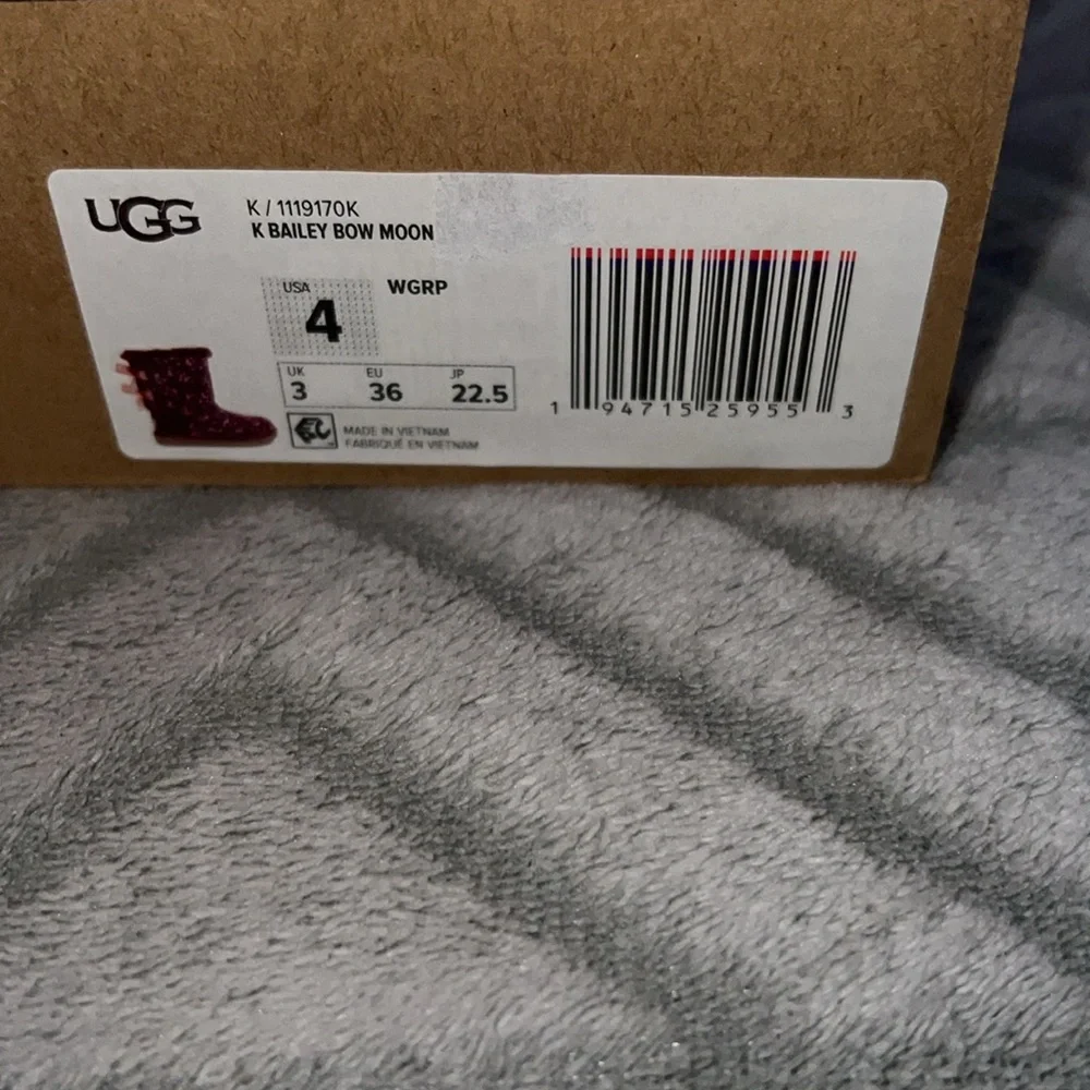 Ugg Big Girls Bailey Bow Moon and Stars wild grape 🍇 purple size US 4